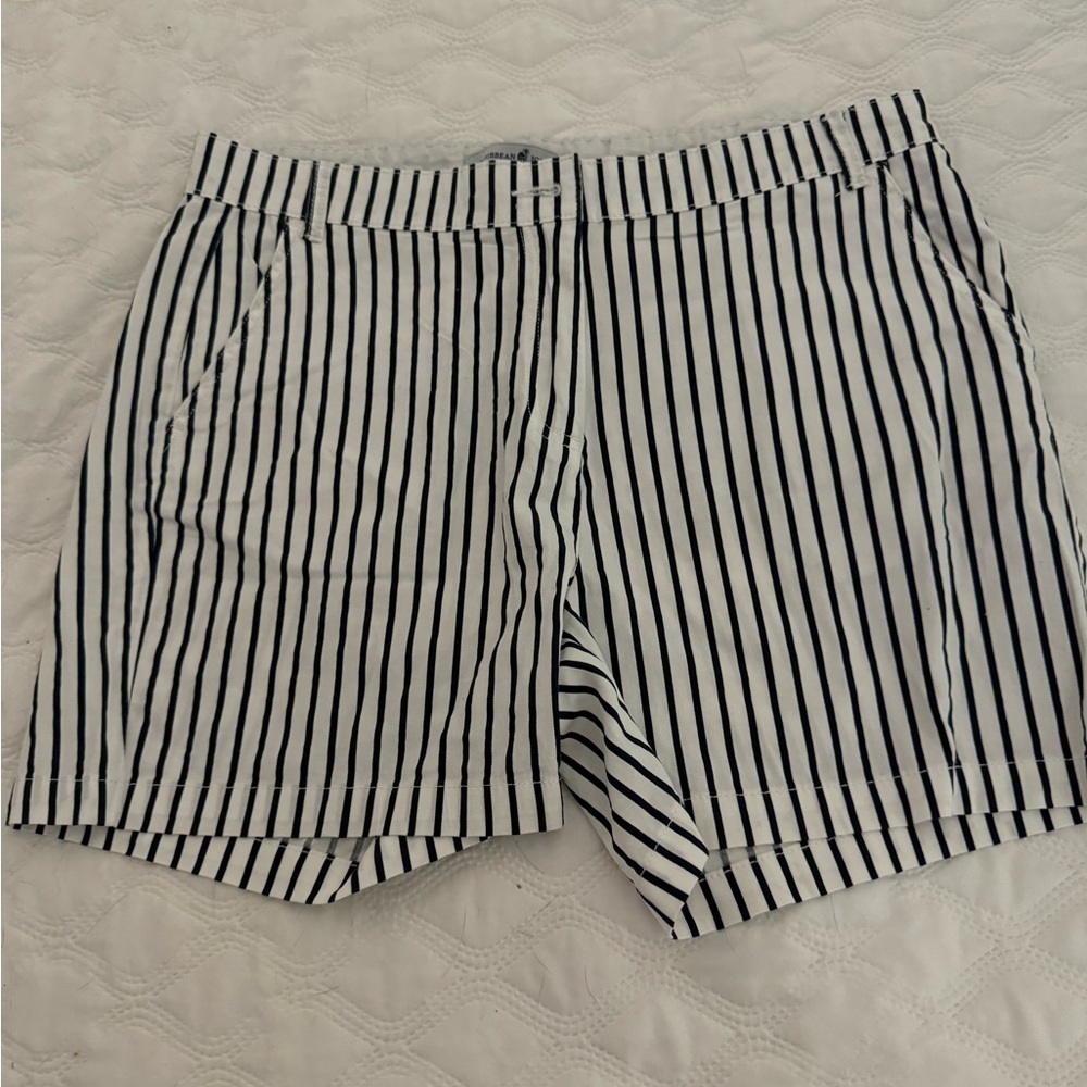 NWOT Caribbean Joe & company WHITE W/NAVY STRIPE shorts women’s size 10